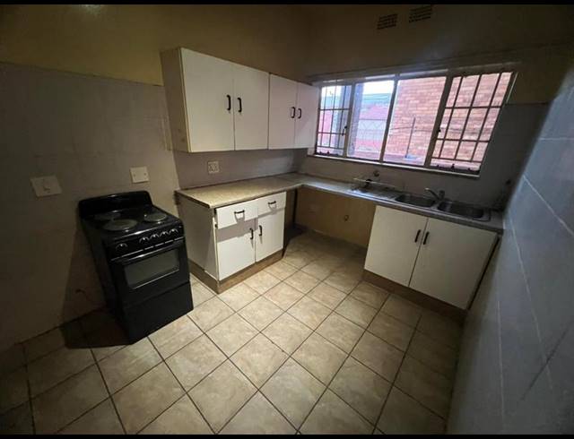 2 BEDROOM PROPERTY TO RENT IN FOREST HILL
